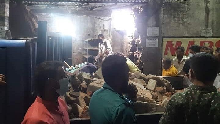 வங்கதேசத்தில் இந்துக் கோயிலைத் தாக்கிய மர்ம நபர்கள்