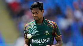 IPL: கிளம்பிய எதிர்ப்புகள்; அறிவுறுத்திய பிசிசிஐ - வங்கதேச வீரரை விடுவித்த கொல்கத்தா அணி!