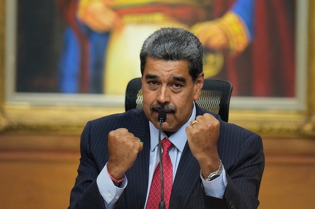 Nicolas Maduro: `கிடாரிஸ்ட், பேருந்து ஓட்டுநர், வெனிசுலா அதிபர் - யார் இந்த நிக்கோலஸ் மதுரோ?