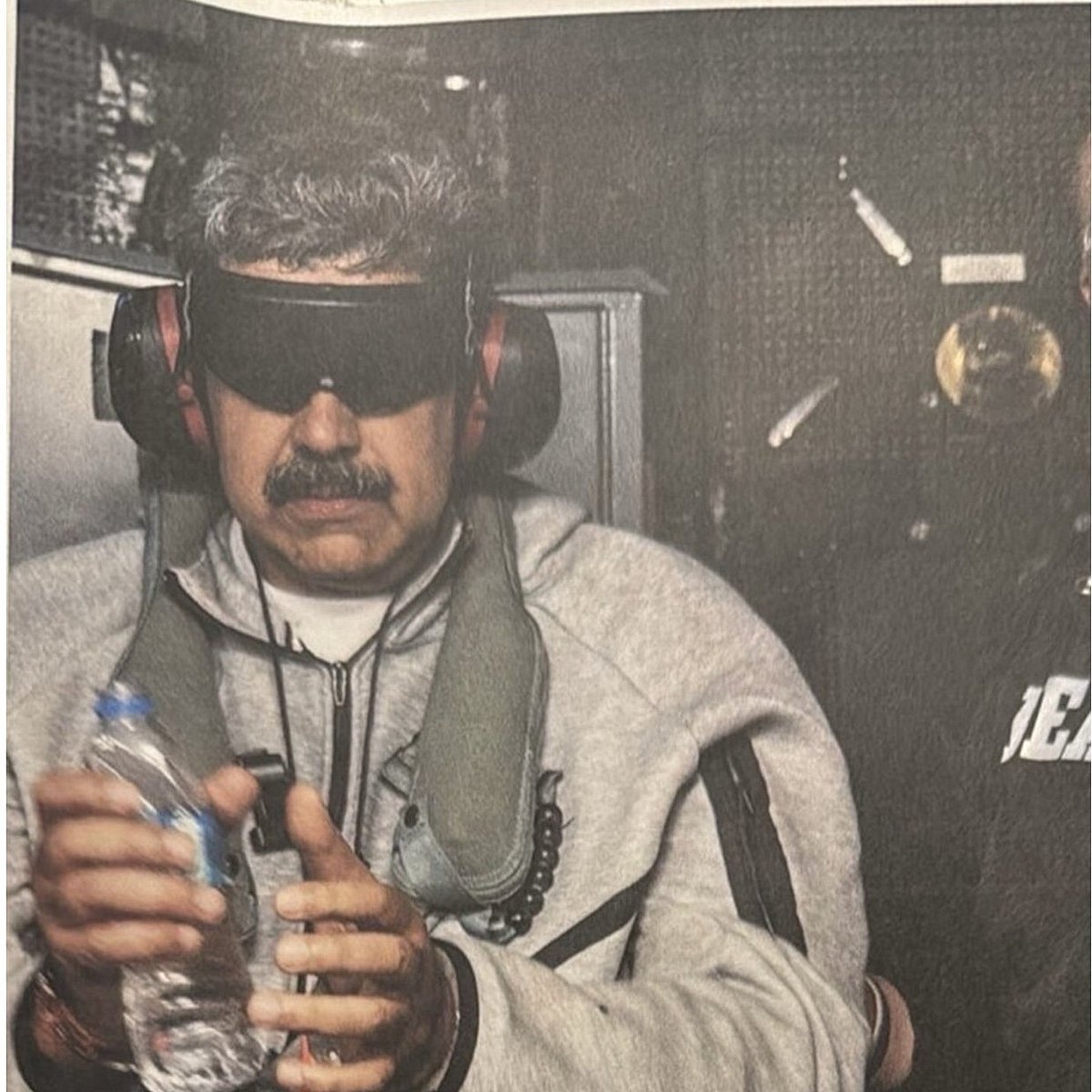 சிறைப்பிடிக்கப்பட்ட நிக்கோலஸ் மதுரோ