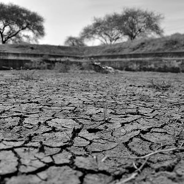 அணை ஓசை: காவிரி பெருவெள்ளமும் வறட்சியும்... ஒரே கனவு - `நீரைத் தாங்கும் எஃகு கோட்டை | பகுதி 02