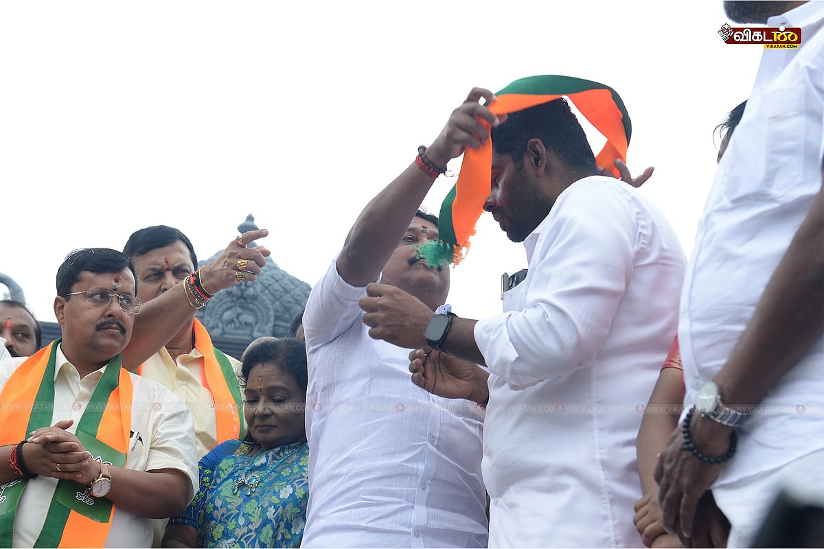 கோவையில் நம்ம ஊரு மோடி பொங்கல் விழா; வேட்டி, சட்டையில் வந்த பாஜக தேசிய செயல் தலைவர் | Photo Album