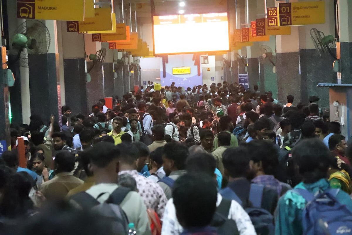 கிளாம்பாக்கம்: பொங்கல் பண்டிகைக்கு சொந்த ஊர்களுக்குப் புறப்படும் மக்கள்; KCBT ஸ்பாட் விசிட் படங்கள்!