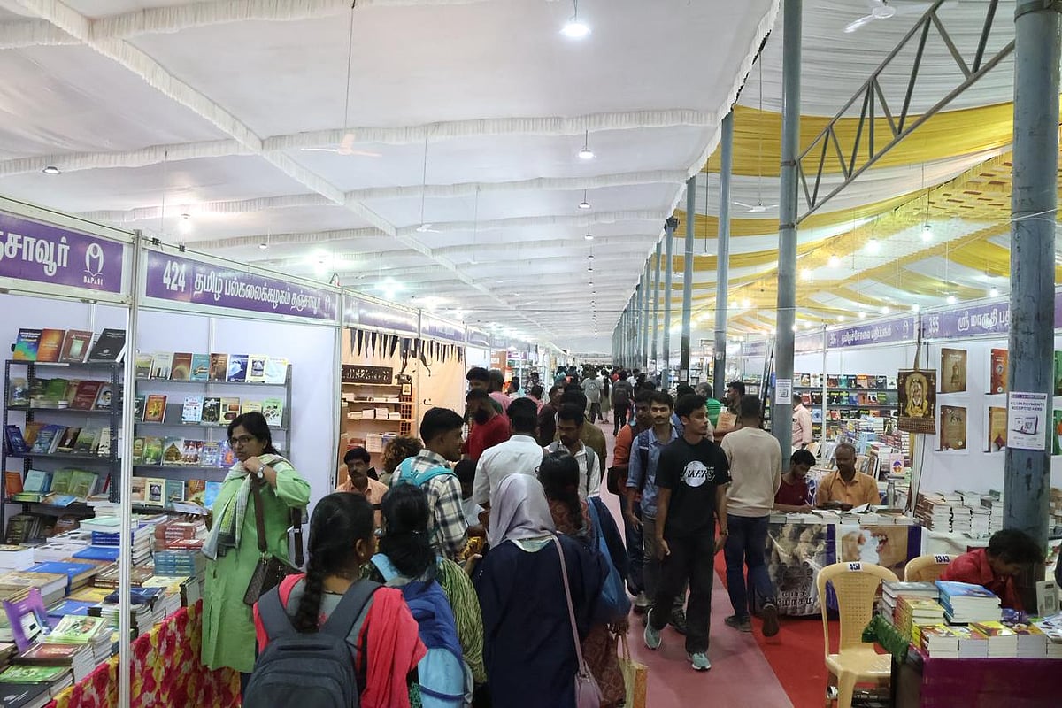 `தீவிர வாசகர்களின் எண்ணிக்கை அதிகரித்துள்ளது! - எழுத்தாளர் ஜெயமோகன் பரிந்துரைக்கும் புத்தகங்கள்