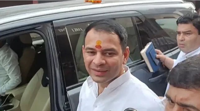 குடும்பத்தைவிட்டு-பிரிந்த-தேஜ்-பிரதாப்-தந்தை-லாலு,-சகோதரன்-தேஜஸ்வியுடன்-சந்திப்பு!---என்ன-காரணம்?