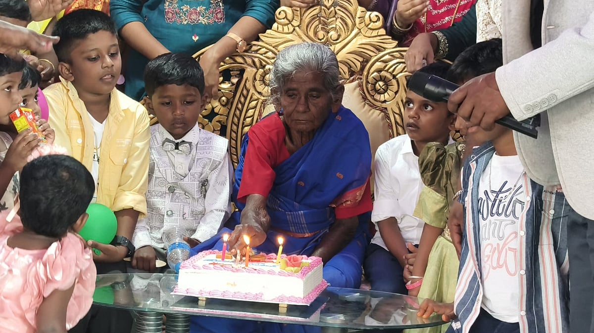 7 பிள்ளைகள், 20 பேரன்-பேத்திகள், 24 பூட்டன்&ndash;பூட்டிகள்- 100வது பிறந்தநாளைக் கொண்டாடிய கிருஷ்ணம்மாள்