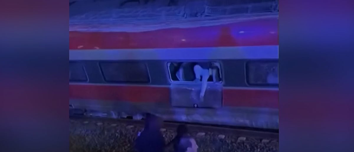 விபத்தான ரயில்