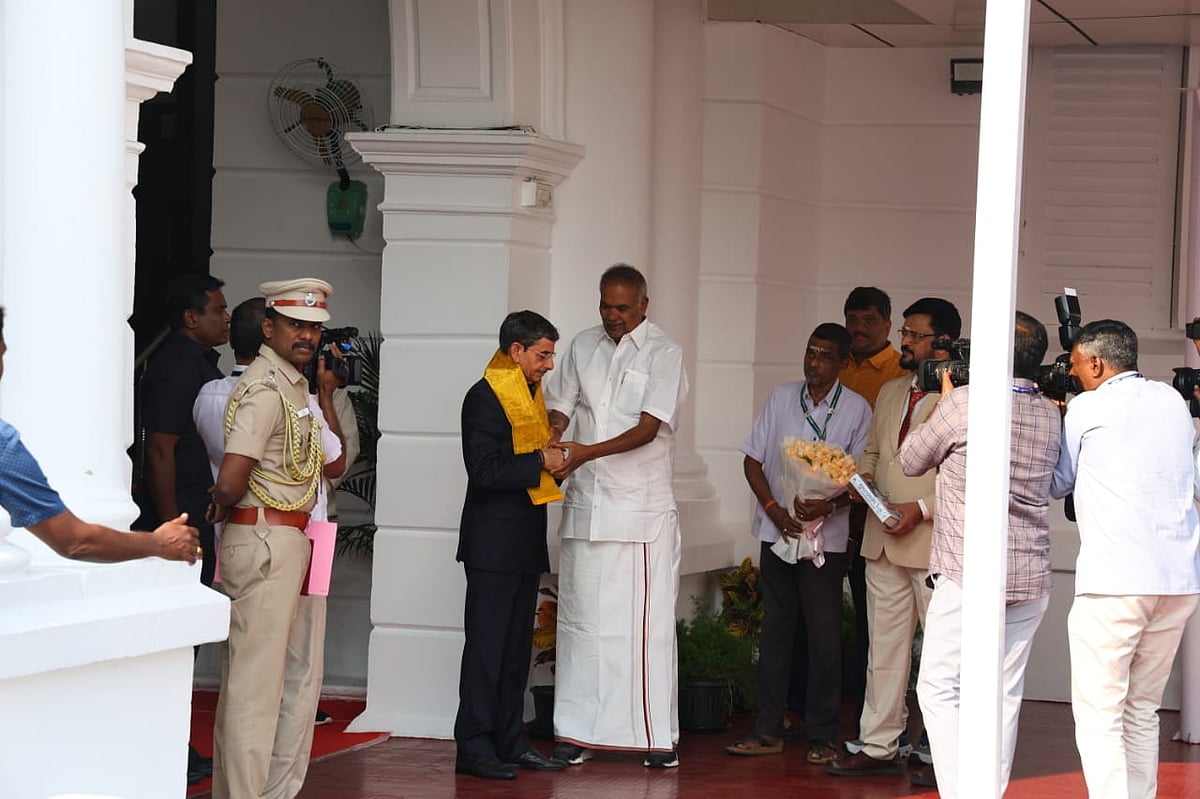 ஆர்.என்.ரவி - அப்பாவு