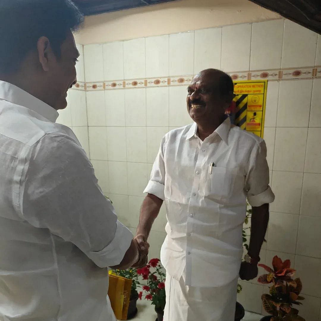 `வைத்திலிங்கத்துக்கு கொடுக்கப்பட்ட அசைன்மெண்ட்! -  திமுக தட்டி தூக்கிய பின்னணி