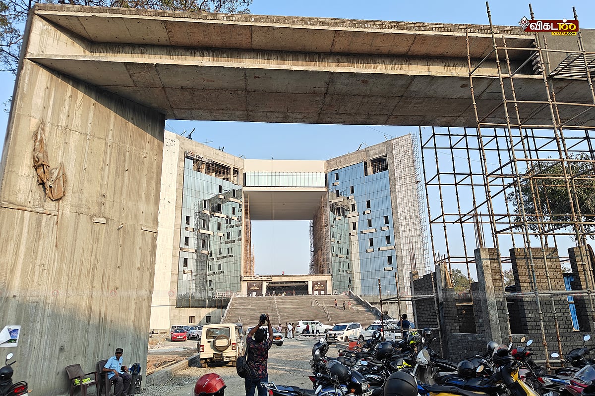 கோவை:-ரூ.-300-கோடி-மதிப்பில்-8-தளங்களுடன்-பிரமாண்டமான-பெரியார்-அறிவுலகம்-|-Photo-Album