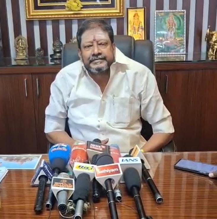 ஜெயலலிதாவின்-படத்தை-அகற்றுவாயானு-கேட்டார்;-அதனால்---அரசியலிலிருந்து-விலகும்-குன்