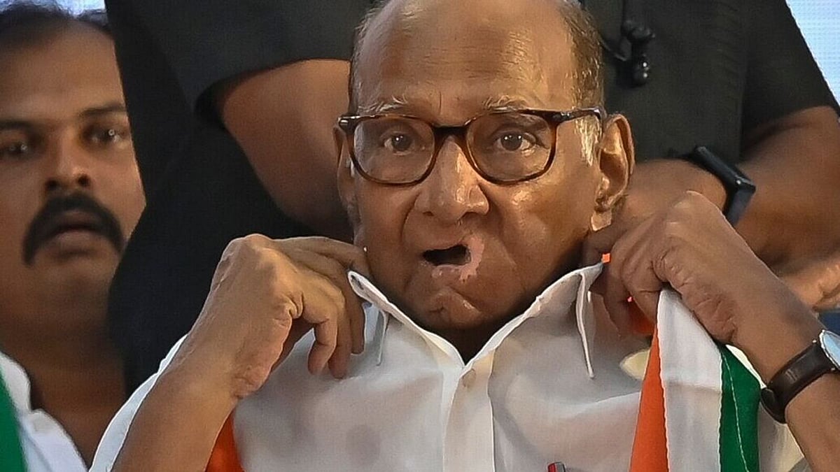 மேயர் பதவி: ராஜ்தாக்கரே, சரத் பவாருடன் ஷிண்டே கூட்டணி - மகாராஷ்டிராவில் மாறும் கூட்டணி எல்லைகள்!