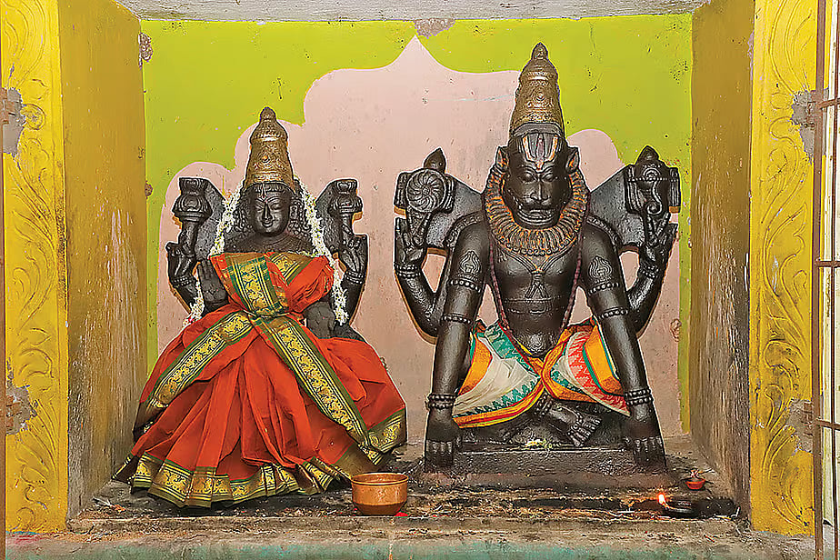 மயிலாடுதுறை தலைச்சங்காடு நாண்மதியப்பெருமாள்