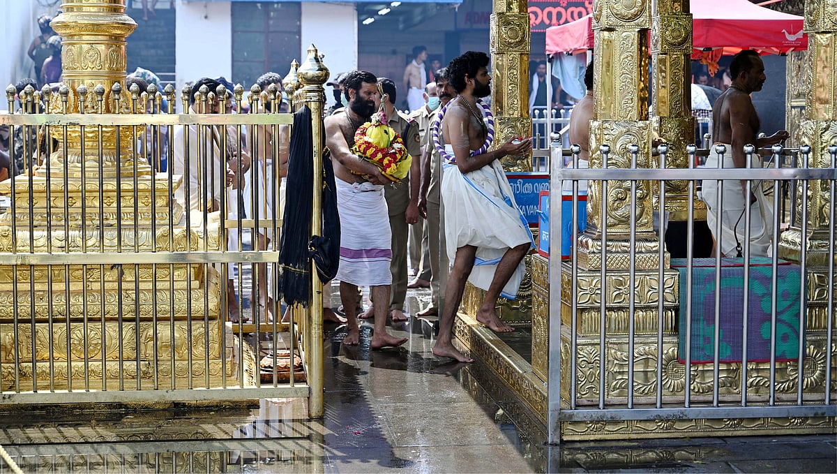 சபரிமலை: ``நுழைவது மட்டும் உரிமையல்ல; பாரம்பர்யத்தைக் காப்பதும் உரிமைதான் - மத்திய அரசு வாதம்!