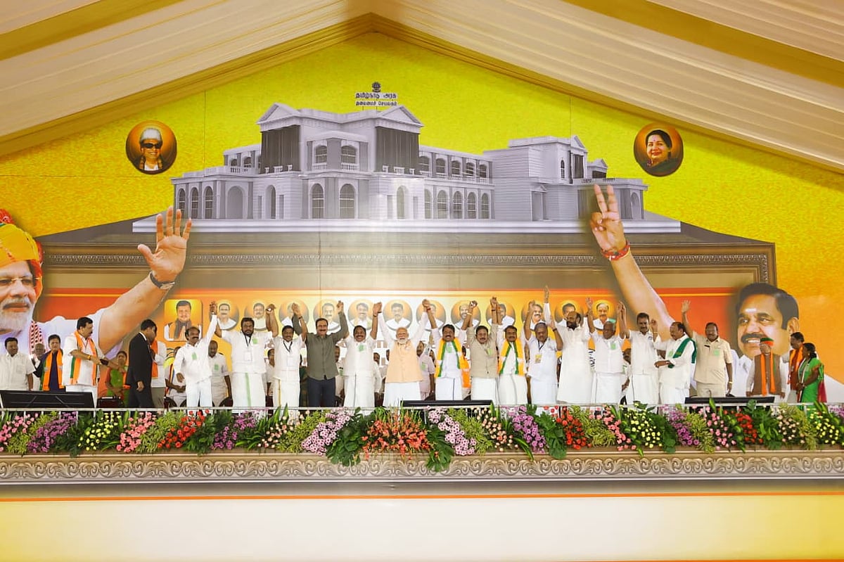 அதட்டல்-வேலுமணி;-தங்கமணிக்கு-தனி-கவனிப்பு;-சங்கடத்தில்-அதிமுகவினர்?---NDA-கூட்டம்-ஹைலை