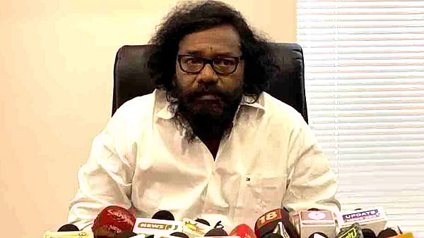 ”காளை-மாடுகூட-கன்று-போடலாம்;-ஆனால்,-பா.ஜ.க-தமிழகத்தில்-காலூன்றாது”---கருணாஸ்-காட்டம்