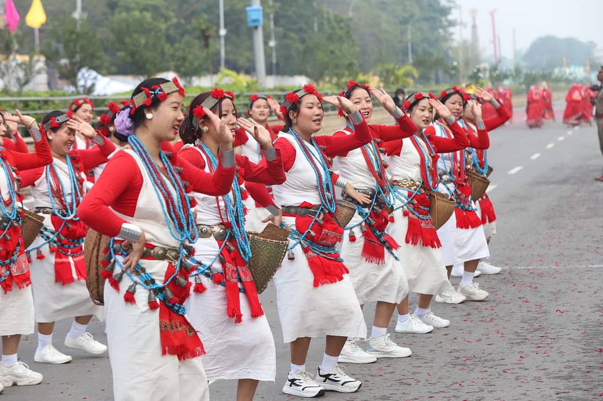 சங்கே-முழங்கு,-ஜுஜு-ஜாஜா-நடனம்,-வீரர்களின்-சாகசம்;-சென்னையில்-குடியரசு-தின--அணிவகுப்பு-விழா!