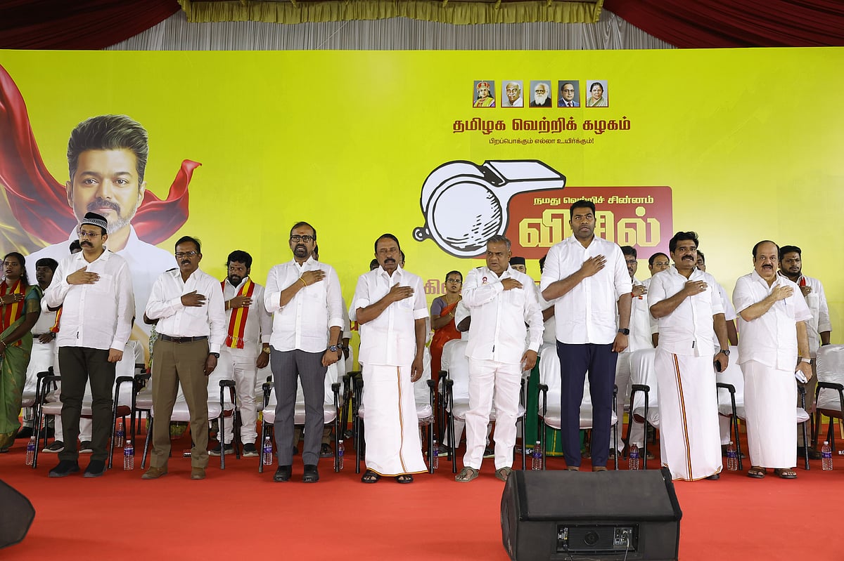 திமுக-மா.செக்கள்-திருடர்கள்;-மே-10-ஆம்-தேதி-விஜய்-முதல்வர்!---தவெக