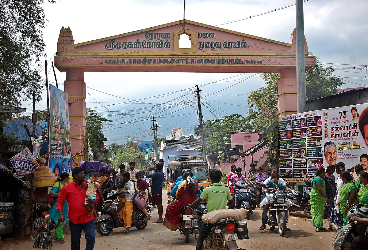 1500 அடி உயரம் மலை ! 1300 படிக்கட்டுகள் ! தென்காசி தோரணமலை முருகன் திருக்கோயில் தைப்பூச திருவிழா.!