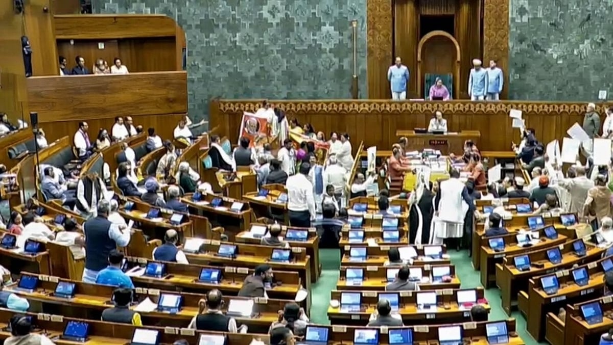 எம்.பி-யாக-இருந்துகொண்டே-எம்.எல்.ஏ-வுக்கு-போட்டியிட-முடியுமா?---சட்டம்-என்ன-சொல்கிறது?-|-Vote-Vibes