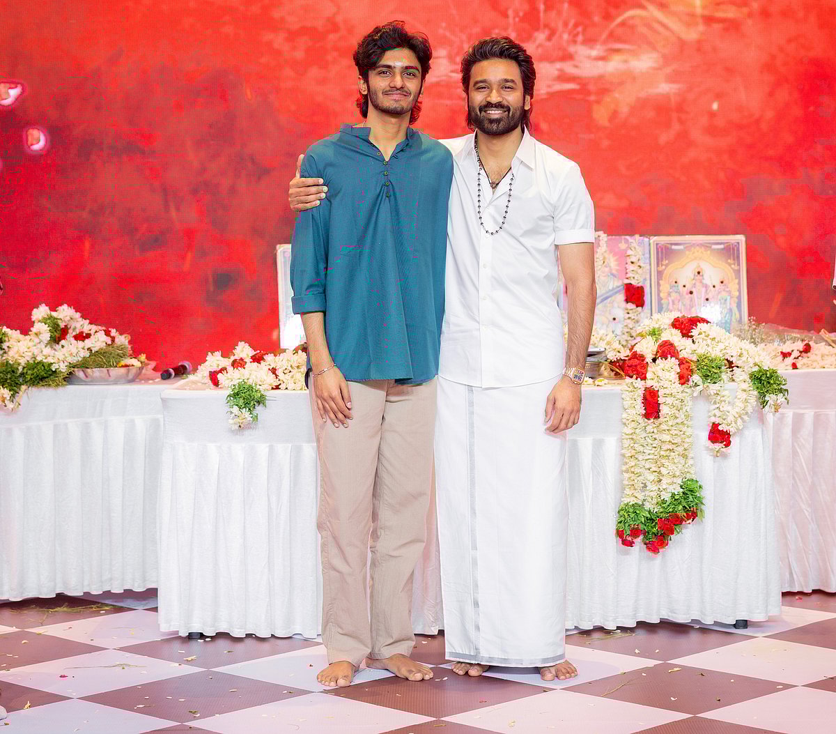 D55 படத்தின் பூஜை க்ளிக்ஸ் 