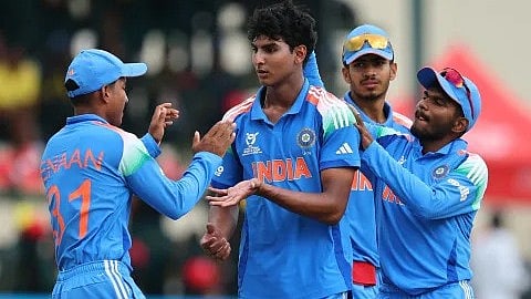 IND vs ENG: அதிரடி காட்டிய சூர்யவன்ஷி; U19 உலகக்கோப்பையை  6வது முறையாக வென்ற இந்திய அணி!