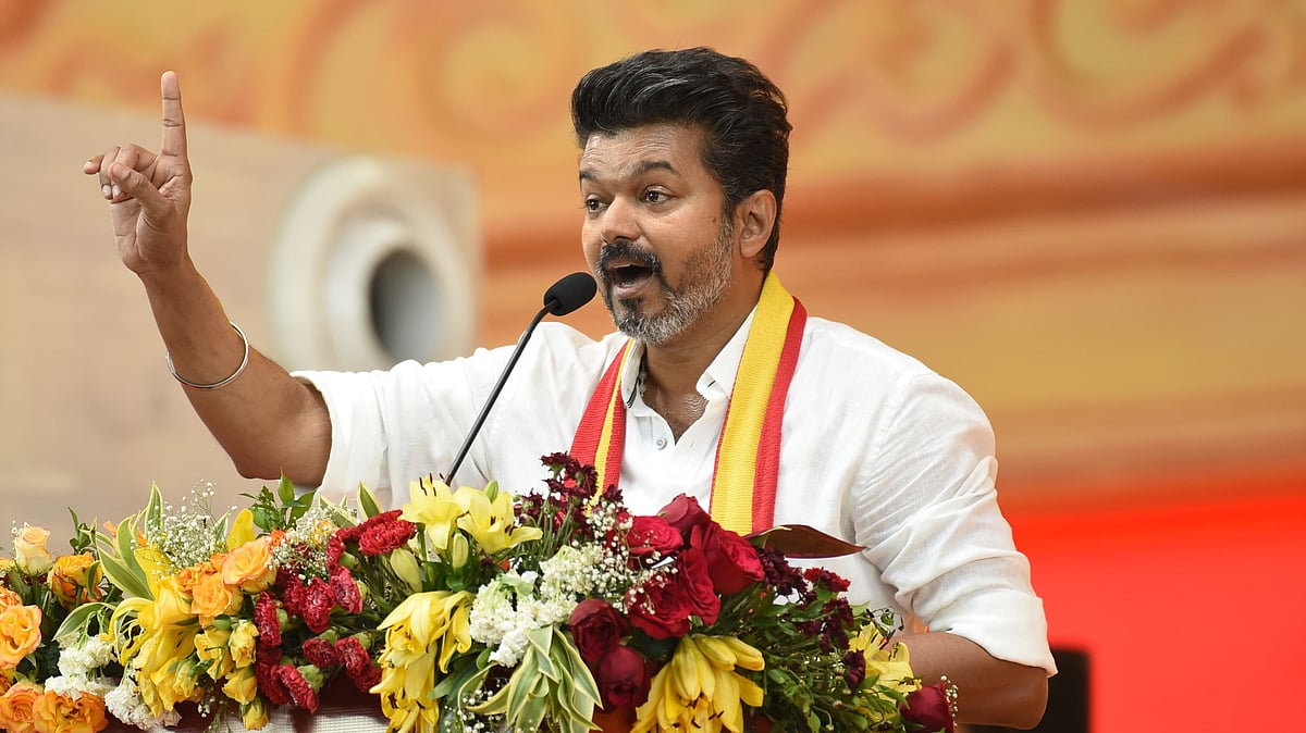 TVK-Vijay:-ஜல்லிக்கட்டு-காளை-குட்டிகதை-முதல்-கரூர்-சம்பவம்-வரை!---வேலூரில்-விஜய்-பேசியது-என்ன?