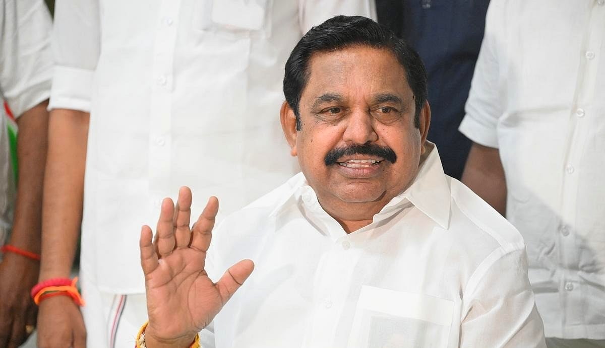 ஒவ்வொரு குடும்பத்துக்கும் ரூ.10,000 - 3ம் கட்ட  வாக்குறுதியை வெளியிட்டு  எடப்பாடி பழனிசாமி அதிரடி