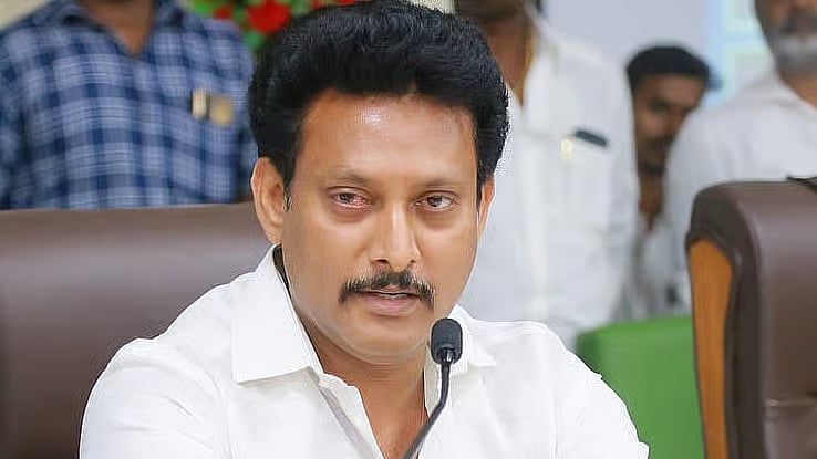 அன்பில் மகேஸ்: `அரசின் எண்ணம் நிச்சயம் ஈடேறாது; சட்டப்படி எதிர்கொள்வார்!- கைதுக்கு ஸ்டாலின் கண்டனம்