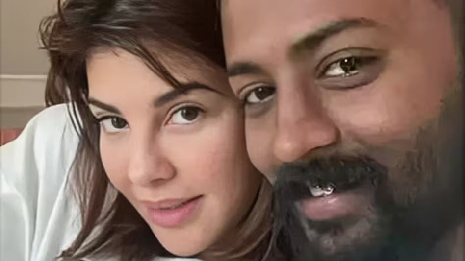 நடிகை ஜாக்குலின் பெர்னாண்டஸுக்கு ரூ. 30 கோடியில் ஹெலிகாப்டர்; சுகேஷ் வழங்கிய காதலர் தினப் பரிசு!