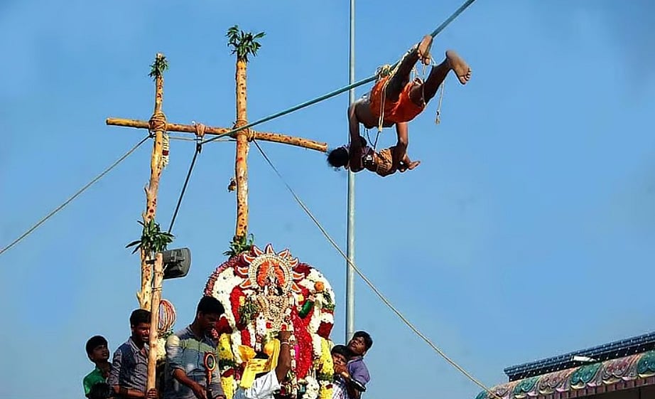 மேல்மலையனூர் அங்காள பரமேஸ்வரி கோயில் 