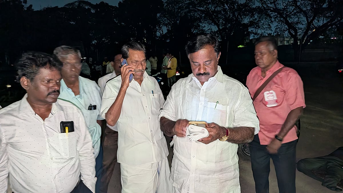 கம்யூ எம்.எல்.ஏக்கள்