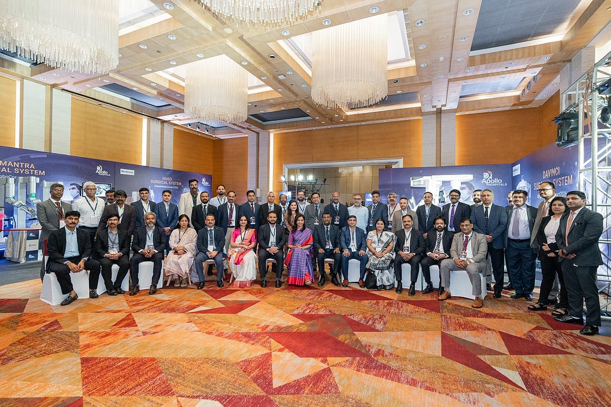 Apollo: 8000 ரோபோடிக் அறுவை சிகிச்சை; வெற்றிகரமாக செய்து சாதனைப் படைத்த அப்போலோ