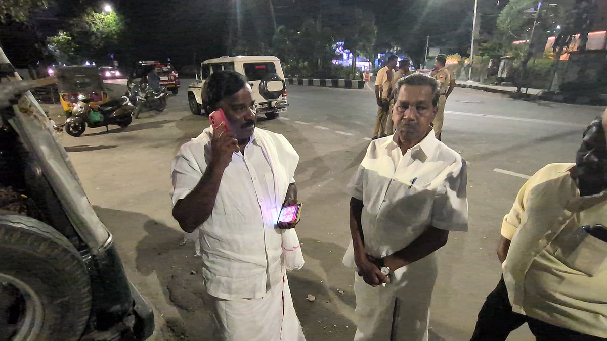 கம்யூ எம்.எல்.ஏக்கள்