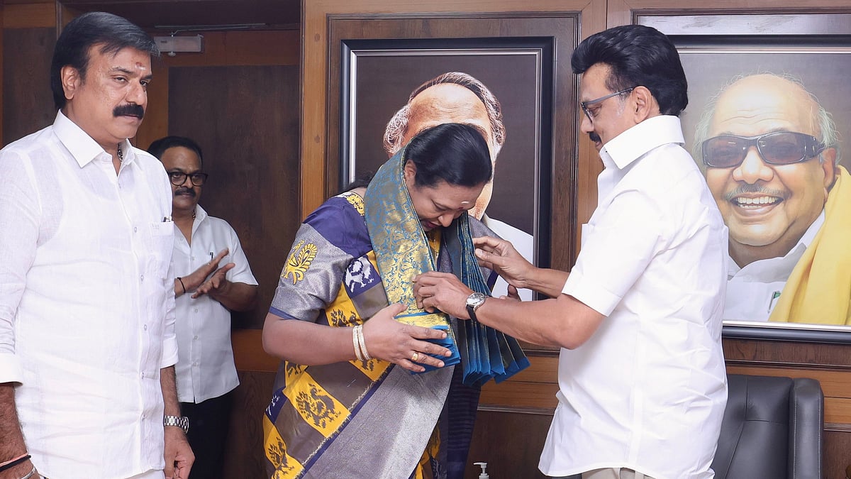 தேமுதிக 10: `அதிக இடங்களை கேட்டோம்; கூட்டணிக்காக விட்டுக்கொடுத்திருக்கிறோம்! - பிரேமலதா விஜயகாந்த்