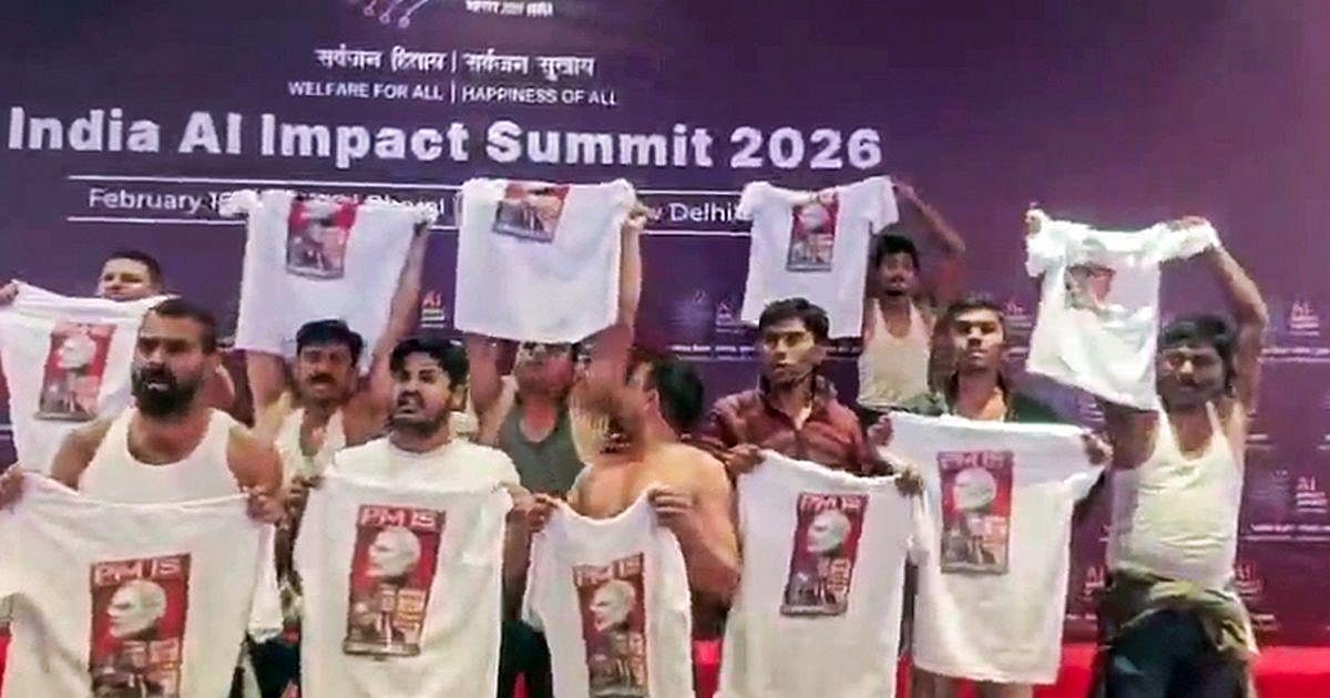 AI மாநாடு: சட்டையை கழற்றிப் போராட்டம் நடத்திய காங்கிரஸ் அணி; கண்டனம் தெரிவிக்கும் பாஜக!