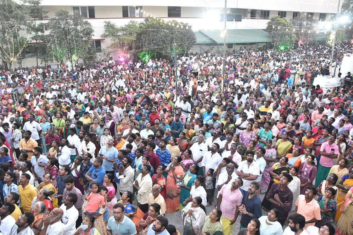 ஈரோடு:-திண்டல்-முருகன்-கோவில்-மகா-கும்பாபிஷேகம்;-லட்சக்கணக்கான-பக்தர்கள்-பங்கேற்பு-|-Photo-Album