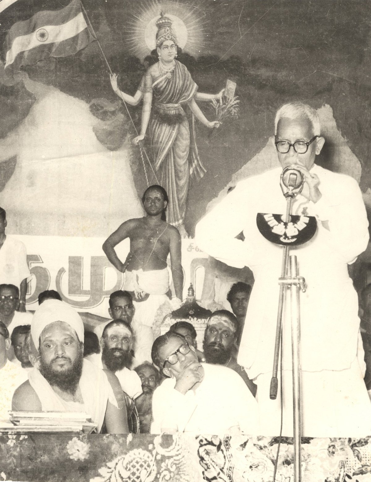 பக்தவத்சலம்: முதல் தேர்தல் வெற்றியிலேயே ஒரு தலைமுறையின் வரலாற்றைத் தீர்மானித்தவர்! | முதல் களம் 07