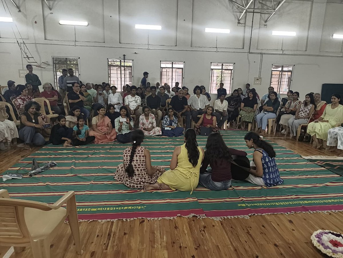 மனதின் ஹாஃப் மூன்... மாற்றத்தின் ஃபுல் மூன்! - இளம் எழுத்தாளர் இனியாவின் நெகிழ்ச்சிப் பயணம்