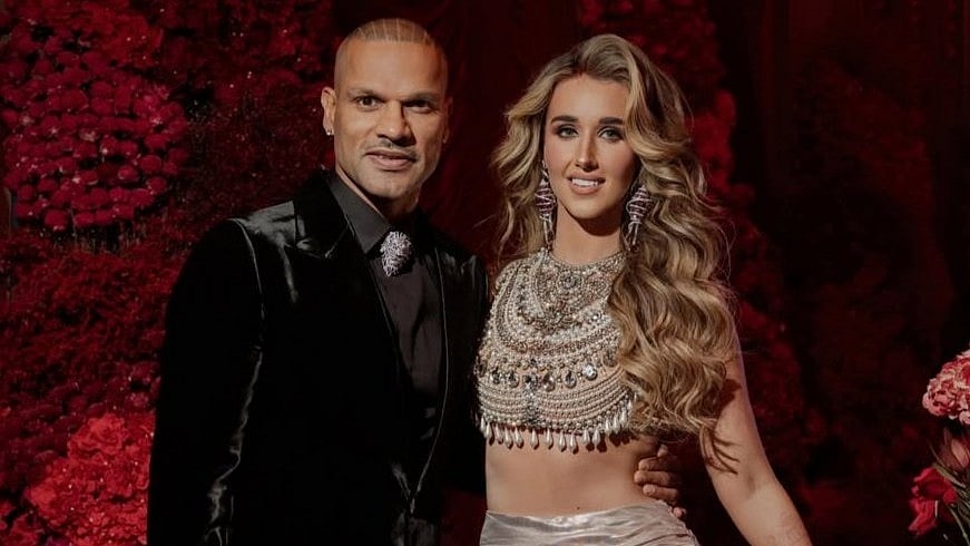 ஷிகர் தவான் - சோபி ஷைன்