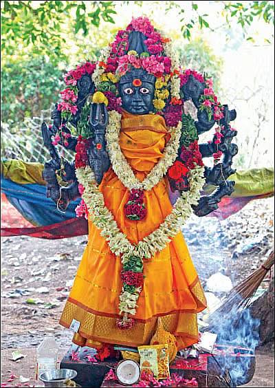 நாமக்கல் மாவட்டம், மேல்கலிங்கப்பட்டி எட்டுக்கை அம்மன் கோயில்: தம்பதி ஒற்றுமை, பிள்ளைவரம் கிடைக்கும்!