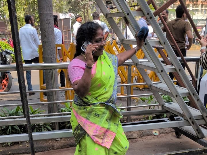 அழுது உருண்ட ஓ.பி.எஸ் ஆதரவாளர்