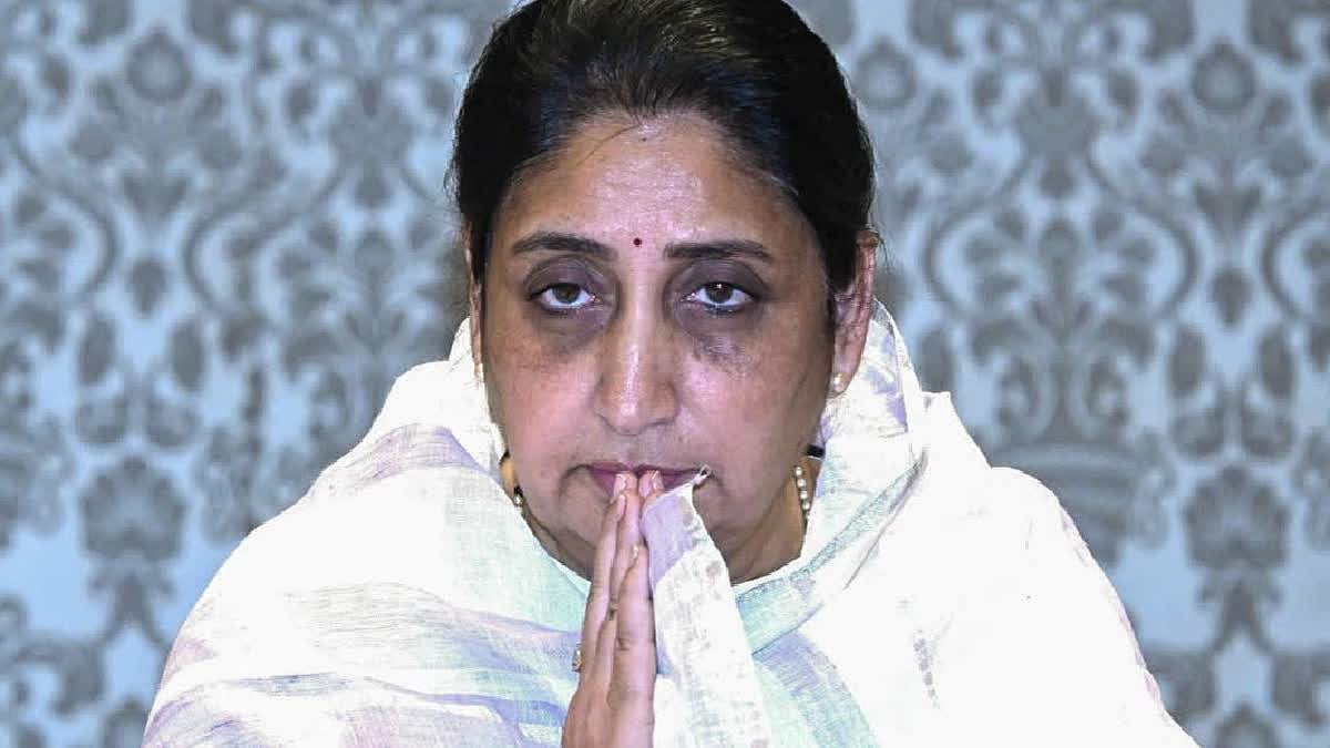 மகனுக்கு-எம்.பி-பதவி;-மனைவிக்கு-தலைவர்-பதவி---அஜித்-பவார்-மனைவி-தேசியவாத-காங்கிரஸ்-தலைவராகிறார்!