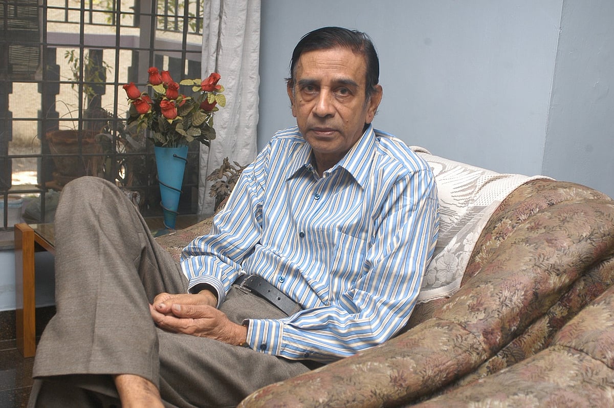 `மின்னணு ஓட்டுப்பதிவு கண்டுபிடிப்பும், கடைசி வரை சொல்லாத மெக்ஸிகோ சலவைக்காரி ஜோக்கும்! | சுஜாதா 25