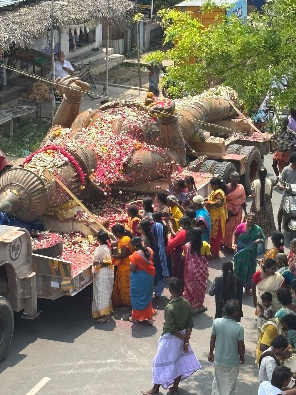 5-ஆண்டுகள்,-65-டன்,-ரூ.10-கோடி-மதிப்பு---கும்பகோணம்-சிற்பக்-கூடத்தில்-உருவான-ஆதிபராசக்தி-ச&#