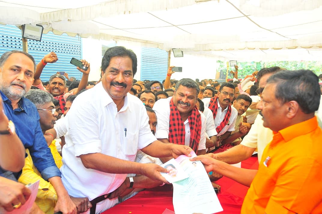 DMK-:-பௌர்ணமி-தினத்தில்-அறிவாலயத்தில்-கூடிய-அமைச்சர்கள்;-போக்குவரத்து-நெருக்கடியில