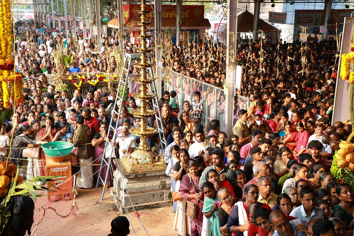 ஆற்றுகால்-பகவதி-கோயிலில்-இன்று-பொங்காலை-பெருவிழா;-திருவனந்தபுரத்தில்-குவியும்-பெண்கள்!