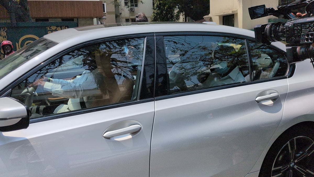 4 மணிக்கு மகள் நிச்சயதார்த்தம்; அந்தரத்தில் கூட்டணி! சித்தரஞ்சன் சாலையில் போராடும் செல்வப்பெருந்தகை