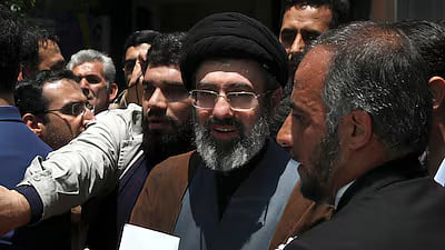 மன்னராட்சியை-ஒழித்துவிட்டு-வாரிசு-அரசியலுக்கு-மாறிய-ஈரான்!---மொஜ்தபா-புதிய-தலைவராக-உருவானது-எப்படி?