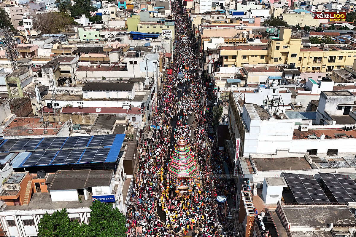 கோவை: விண்ணை முட்டிய பராசக்தி கோஷம்; விமர்சையாக நடைபெற்ற கோனியம்மன் கோயில் தேர் திருவிழா! - Album
